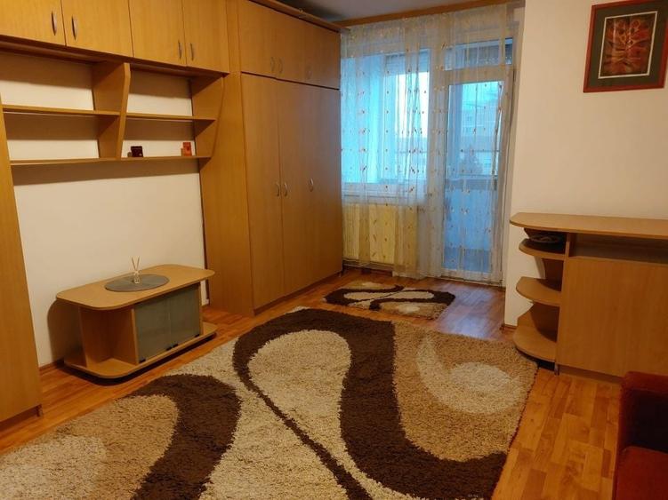 Garsonieră decomandată în Central