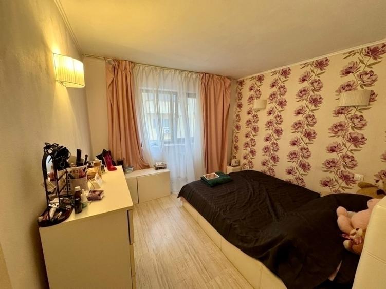Apartament cu 3 camere decomandat, mobilat în Palat
