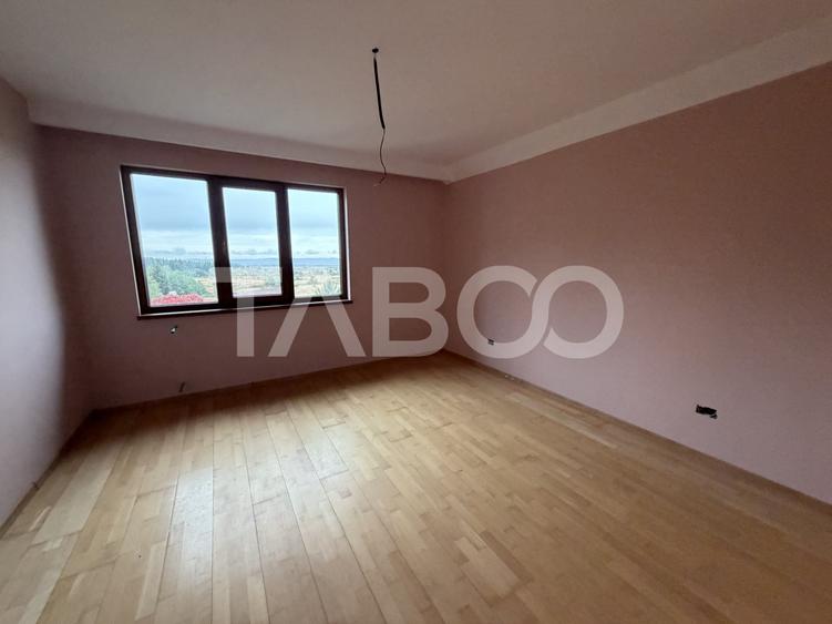 Casă individuală cu 7 camere cu Garaj în Berivoi