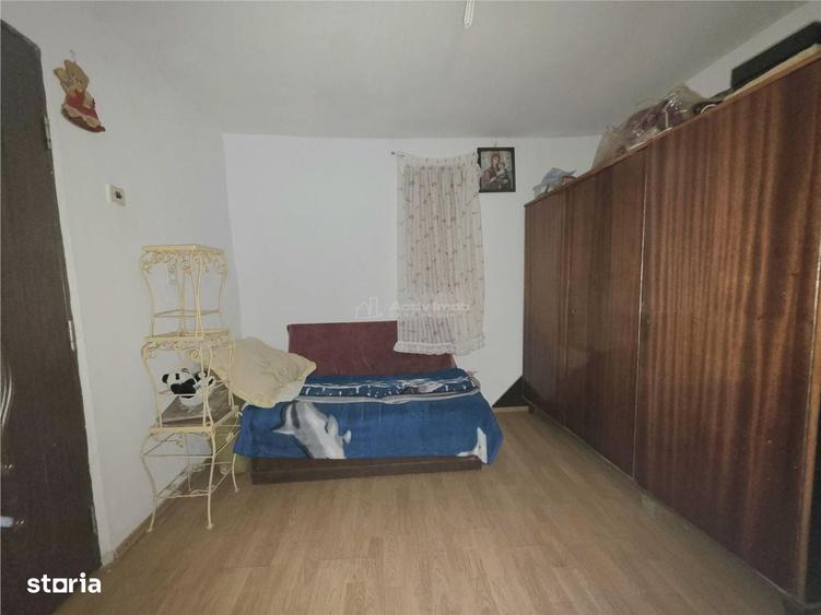 Casă cu 4 camere în Vadu Pașii