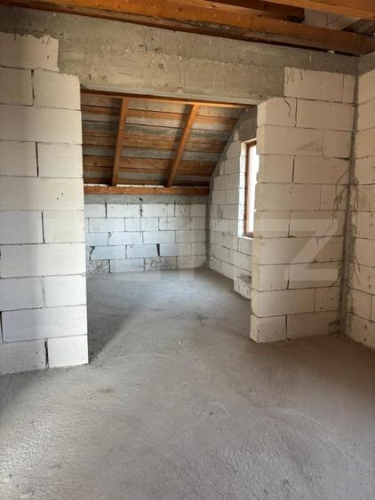 Casă individuală cu 4 camere cu Canalizare în Exterior Sud