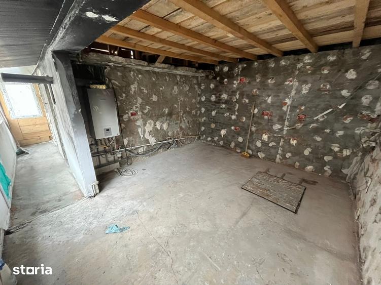 Casă cu 4 camere cu Teren 220 Mp în Chitila