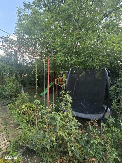 Teren de 560 mp, în Bercu Roșu