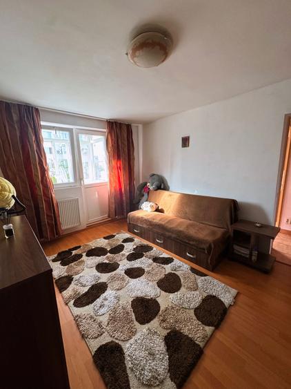 Apartament cu 2 camere semidecomandat în Dobroești