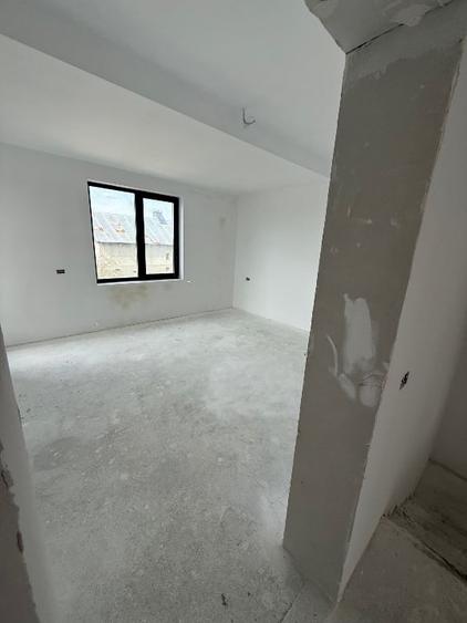 Casă individuală cu 5 camere cu Canalizare în Dârvari