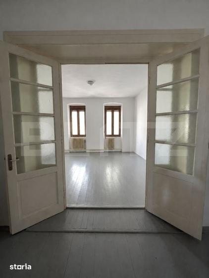Casă cu 4 camere cu Teren 678 Mp în Elisabetin