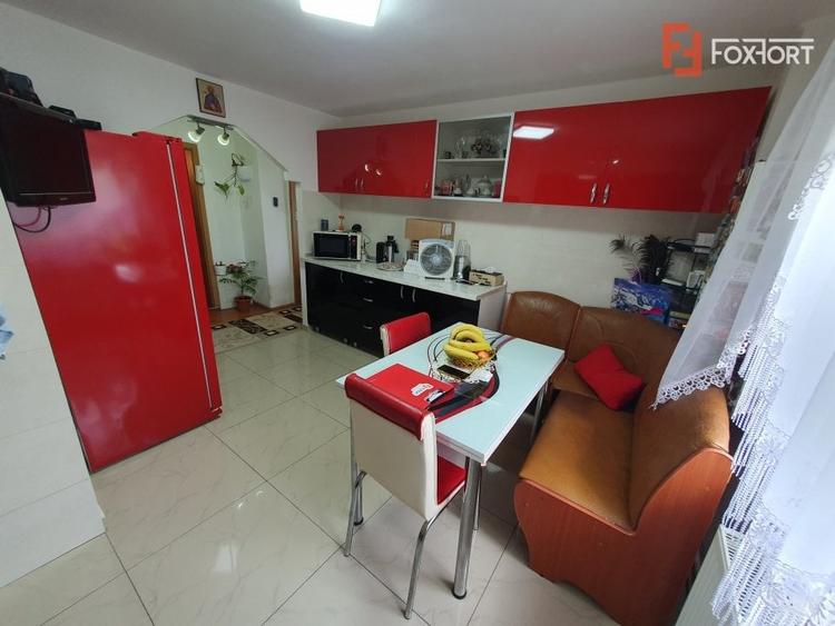 Apartament cu 4 camere decomandat, mobilat în Plăvăț II