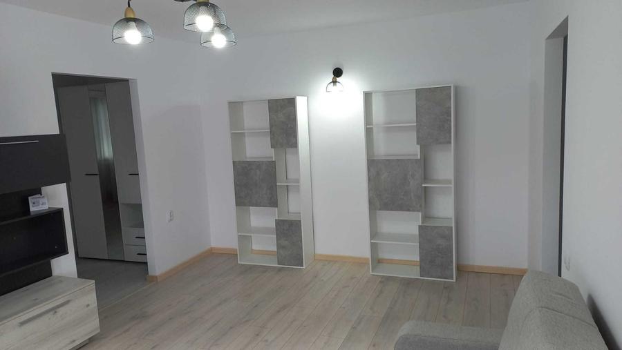 Apartament cu 2 camere semidecomandat în Sud