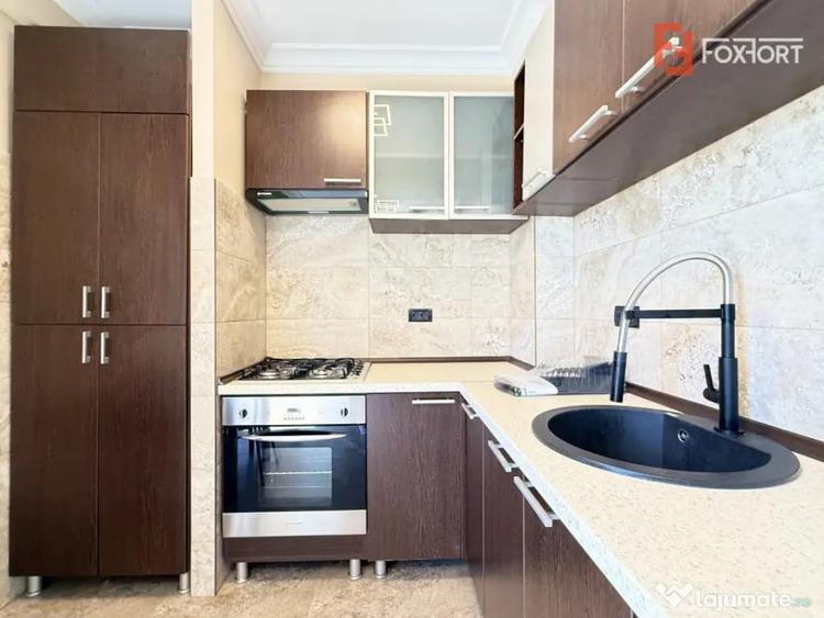Apartament cu 2 camere decomandat în Lipovei