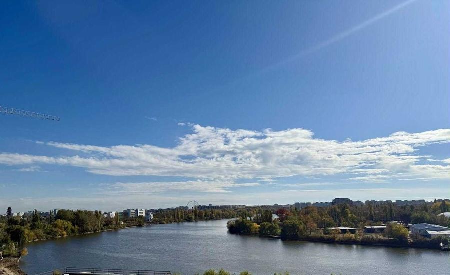 Penthouse cu 5 camere decomandat, mobilat în Barbu Văcărescu