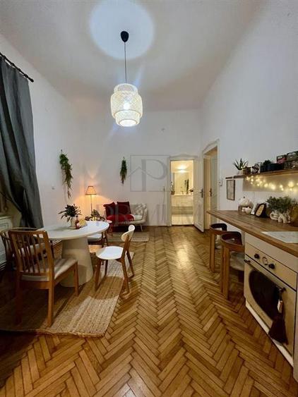 Apartament cu 3 camere semidecomandat în Ultracentral