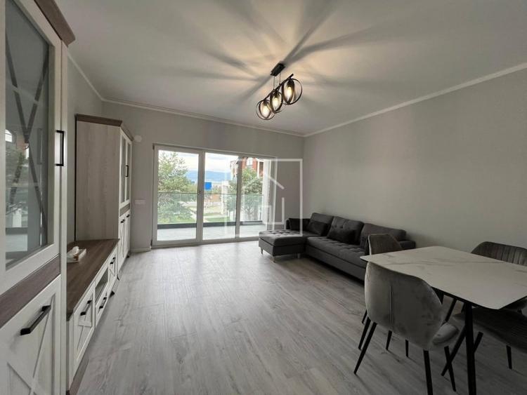 Apartament cu 2 camere decomandat în Cristian