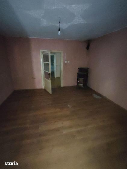 Ocazie!!!Doua case mari la Pancota la pret de apartament. - 6