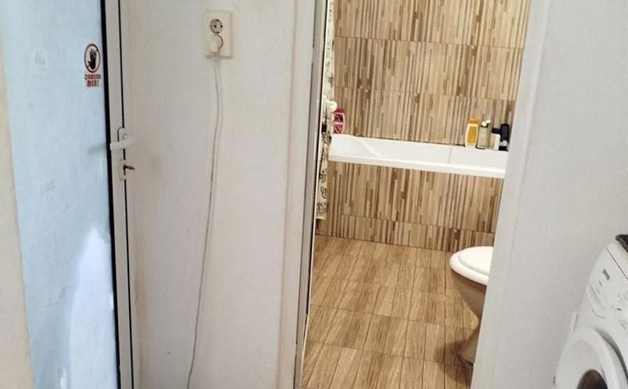 Apartament cu 4 camere semidecomandat în Băneasa