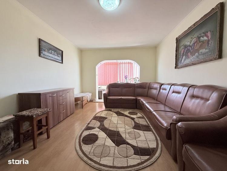 Apartament cu 3 camere decomandat în Anda