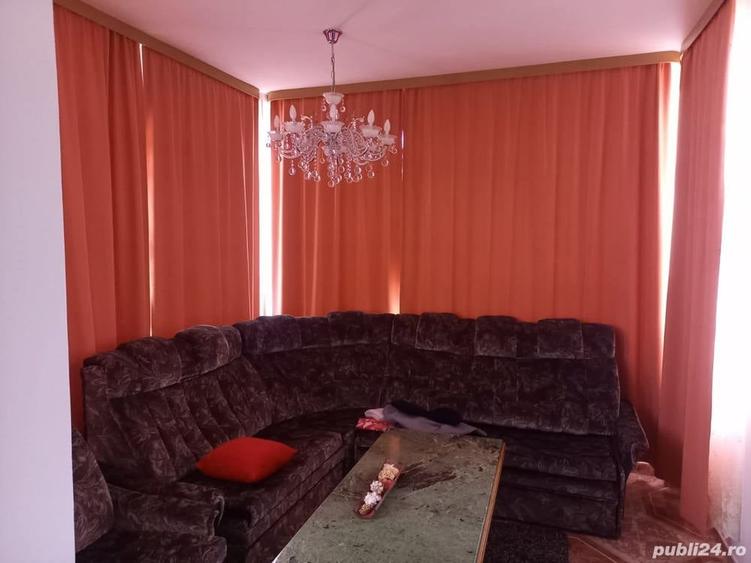 Casă cu 8 camere cu Teren 1100 Mp în Remetea Mare