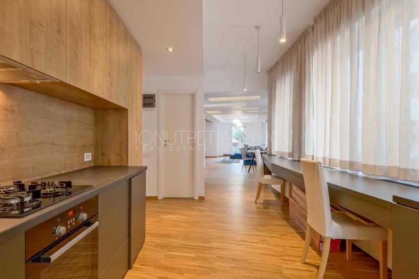 Apartament cu 3 camere semidecomandat, mobilat în Eminescu