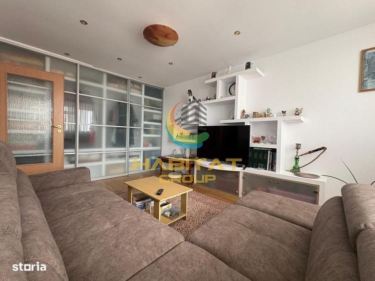 Apartament cu 3 camere decomandat în Tei