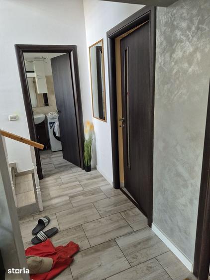 Casă cu 4 camere cu Teren 500 Mp în Stupini