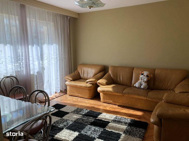 Apartament cu 4 camere decomandat în Mărăței