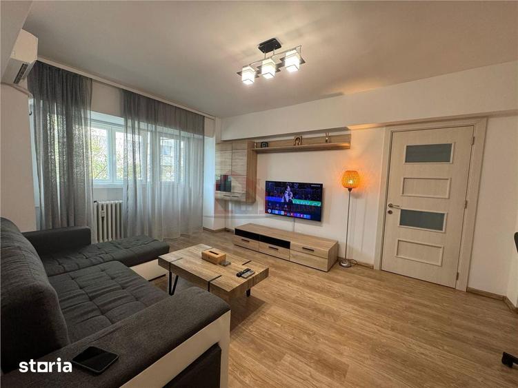 Apartament cu 2 camere semidecomandat, mobilat în Tei