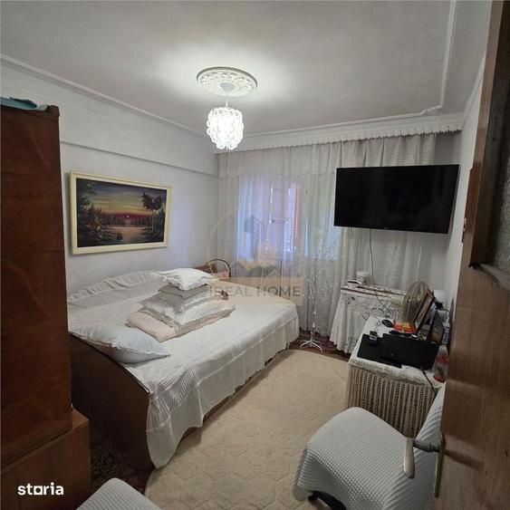 Apartament cu 3 camere decomandat în Albești