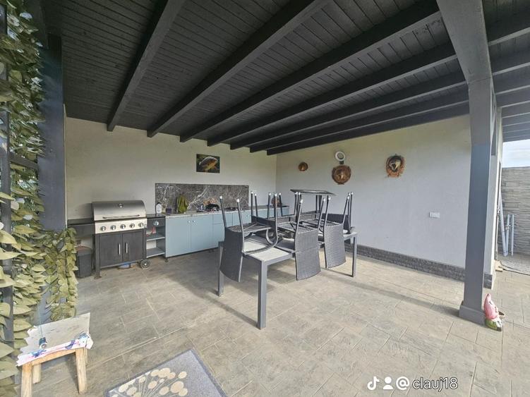 Casă cu 4 camere în Iosia