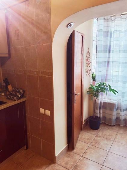 Apartament cu 4 camere decomandat în Central