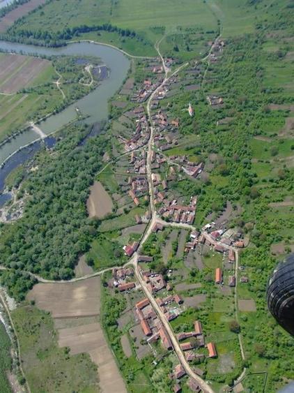 Teren agricol extravilan de 5820 mp, în Colun