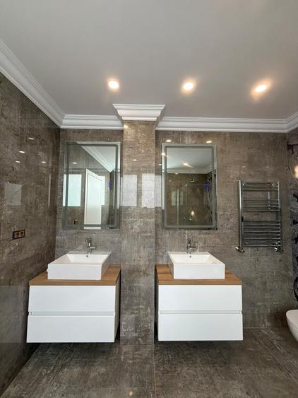 Apartament cu 5 camere decomandat în Pipera