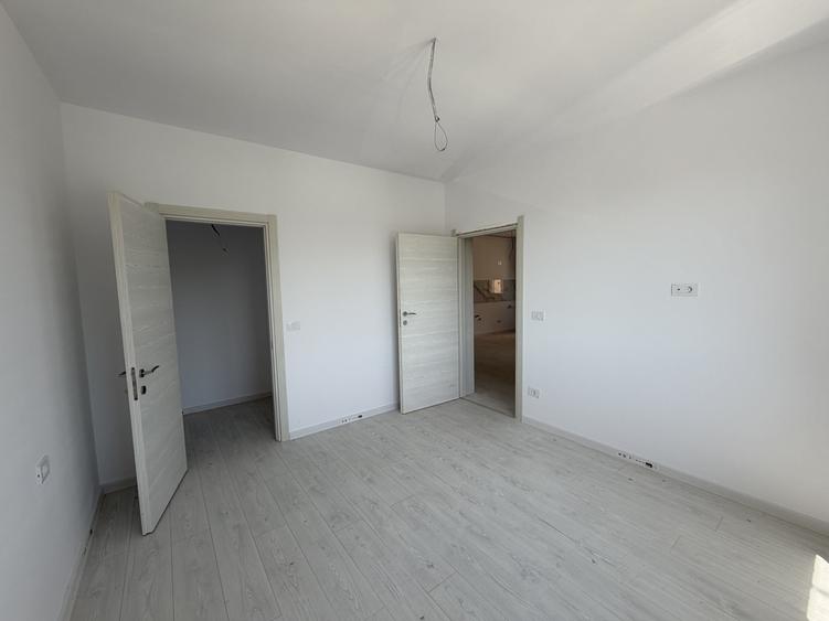 Apartament cu 3 camere decomandat în Giroc