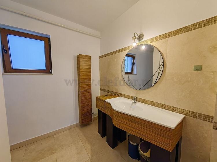 Apartament cu 4 camere decomandat, mobilat în Băneasa