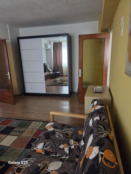 Apartament cu 2 camere semidecomandat în Crângași