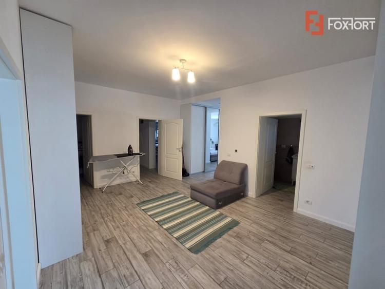 Casă individuală cu 5 camere cu Canalizare în Sânmihaiu Român