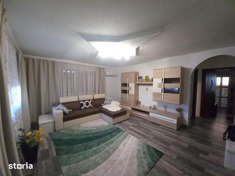 Casă cu 5 camere cu Teren 900 Mp în Central