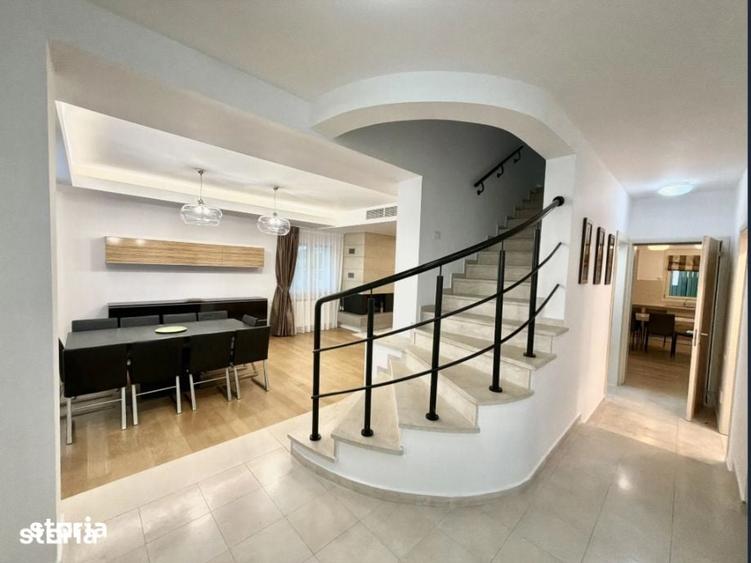 Casă cu 6 camere cu Teren 450 Mp în Central