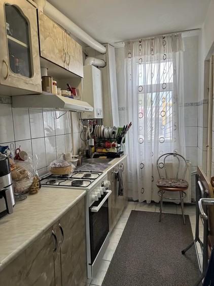 Apartament cu 3 camere decomandat în Central