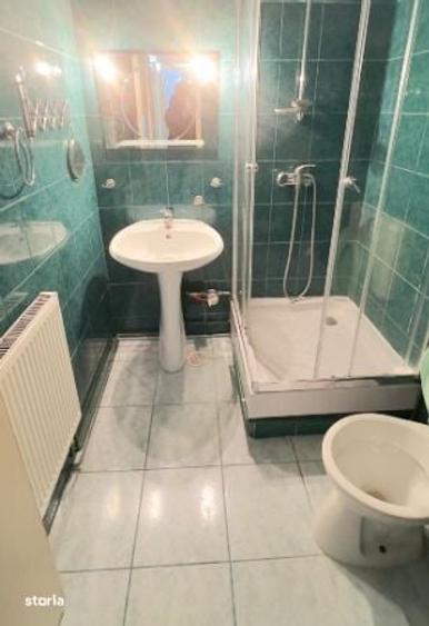 Apartament cu 4 camere decomandat în Răcădău