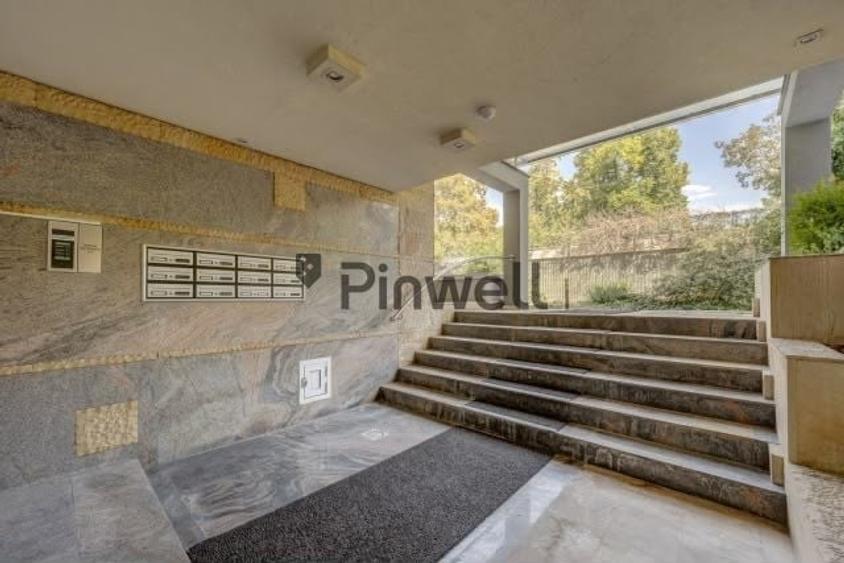 Apartament cu 4 camere decomandat în Primăverii