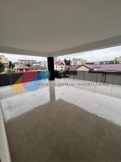 Casă individuală cu 6 camere cu Canalizare în Gheorgheni