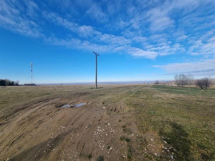 Teren Construcții extravilan de 22790 mp, în Dejani