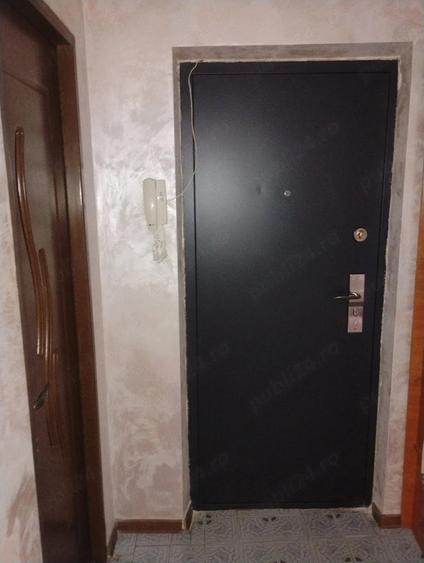 Apartament cu 3 camere decomandat în Barieră