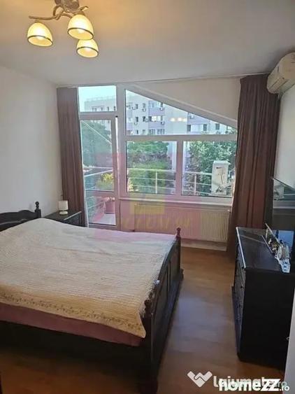 Apartament cu 4 camere decomandat în Dristor