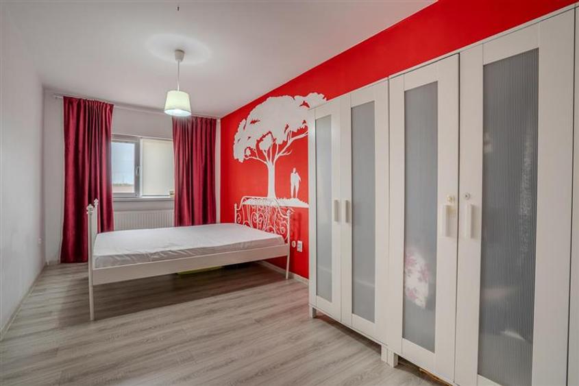 Duplex cu 4 camere cu Canalizare în Central