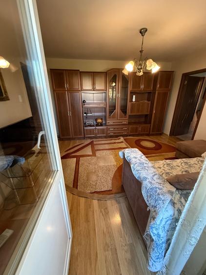 Apartament cu 2 camere semidecomandat în Lipovei