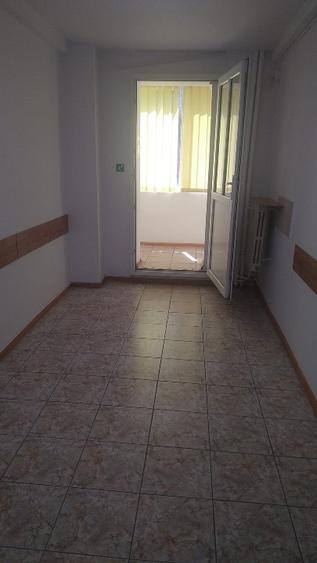 Birou, de 60 mp, în Central