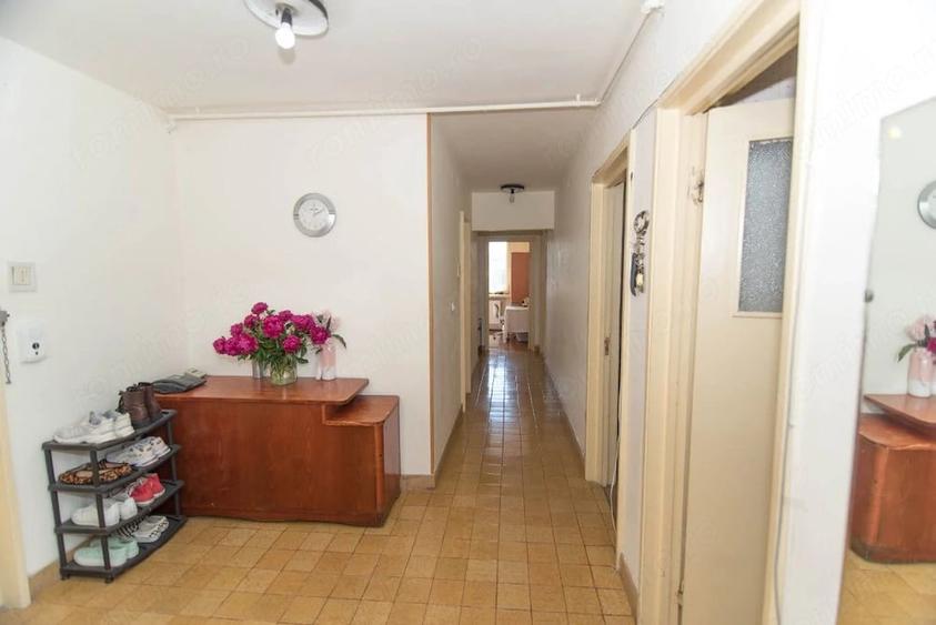 Apartament cu 4 camere decomandat în Ultracentral