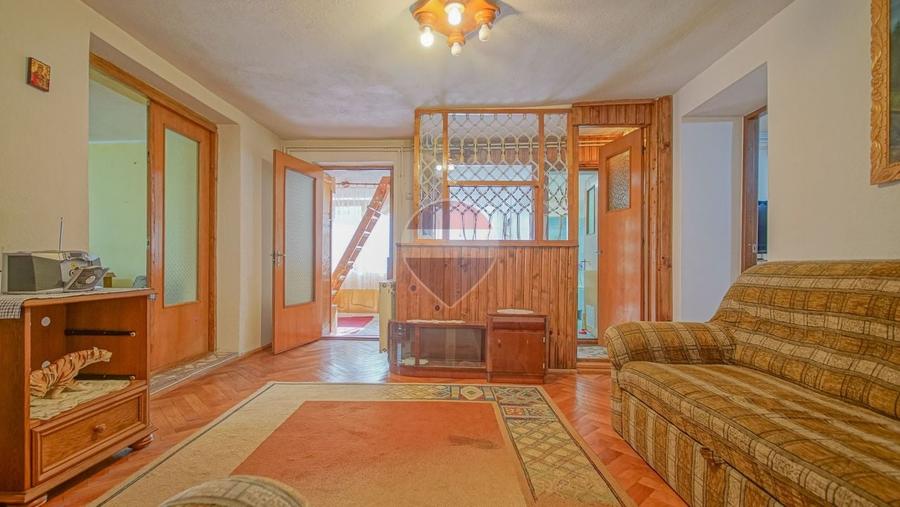 Casă individuală cu 5 camere cu Teren 1555 Mp în Satulung
