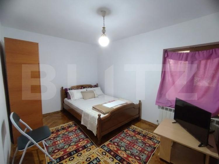 Apartament cu 3 camere decomandat, mobilat în Podul de Fier