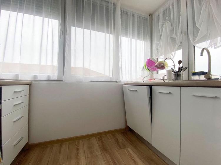 Apartament cu 3 camere de vanzare - Cartierul Rogerius, Str. Theodor Sperantia - 6
